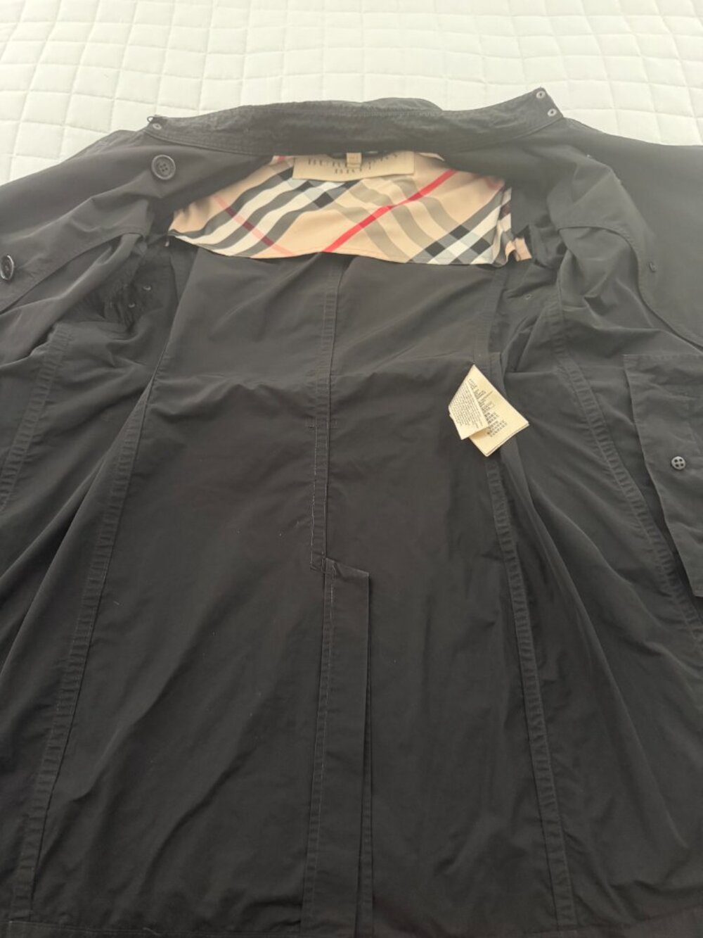 Beautiful Classic Burberry Brit Trench Coat- Black- ACT FAST will not last! - Picture 15 of 16